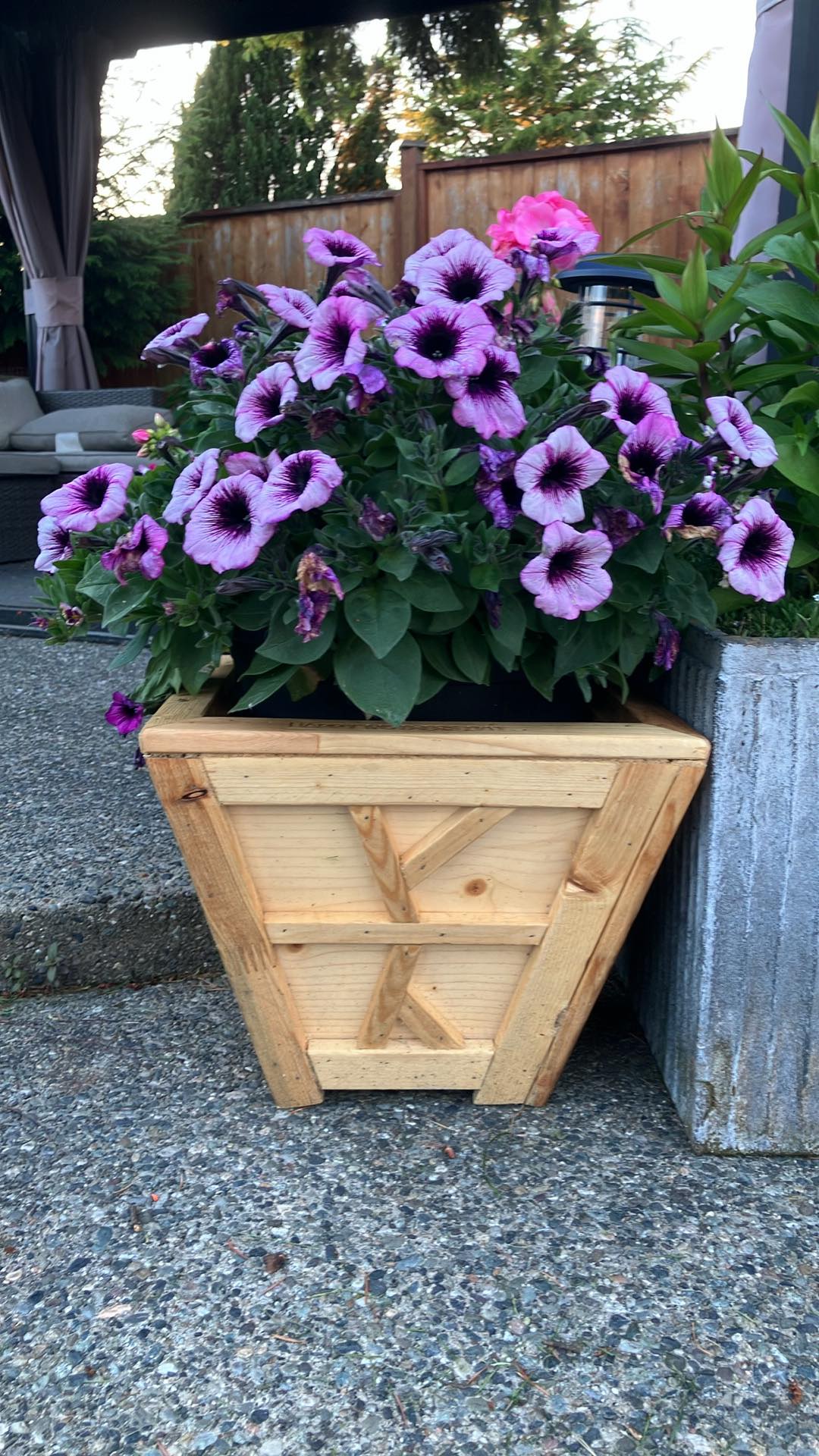 Stylish home and garden inspirations with engraved and cut designs